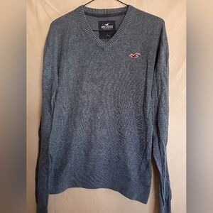 Hollister Men's Blue V-Neck Sweater